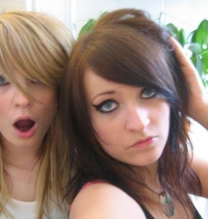 Kim Petras with her sister Sina Petras (right)